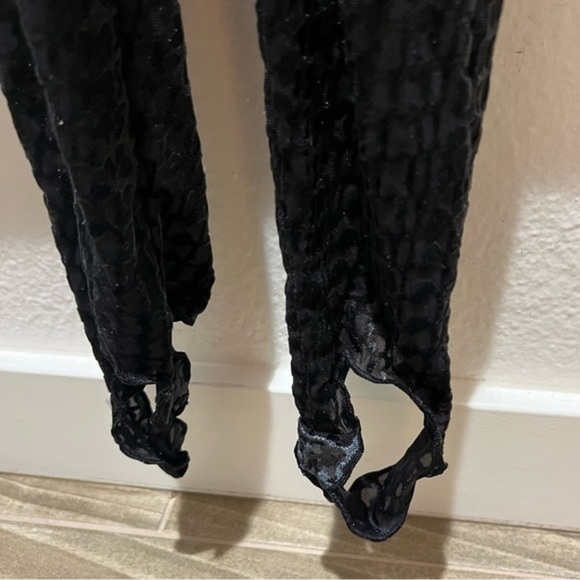 Skims - Picture 9 of 10